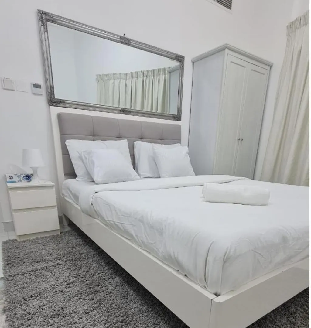 1 Bhk Apartment Deira Dubai 0*,